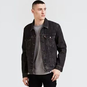 Mens Levi’s trucker jacket size small